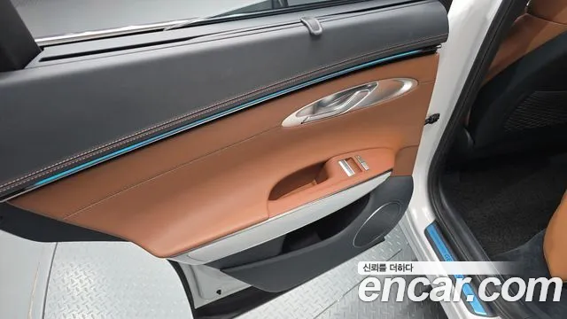 Genesis GV70 — Фото автомобиля 14