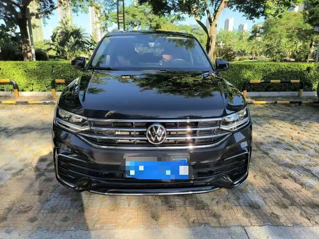 Volkswagen Tiguan L — Фото автомобиля 2