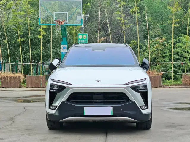 Nio ES8 — Фото автомобиля 3