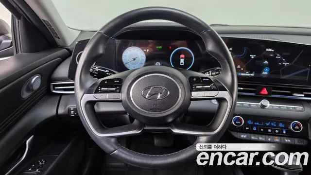Hyundai AVANTE Avante (CN7) — Фото автомобиля 18