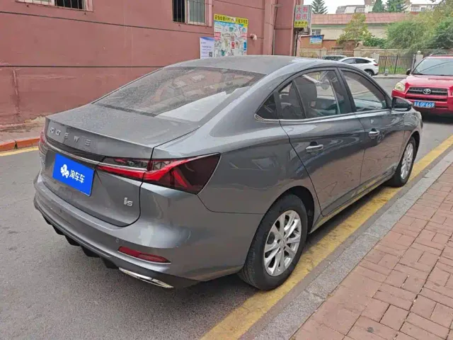 Roewe i5 — Фото автомобиля 3