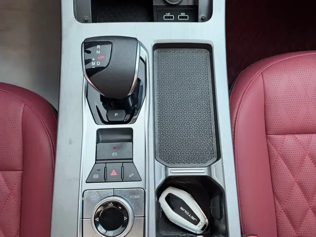 Jetour X70 Plus — Фото автомобиля 12