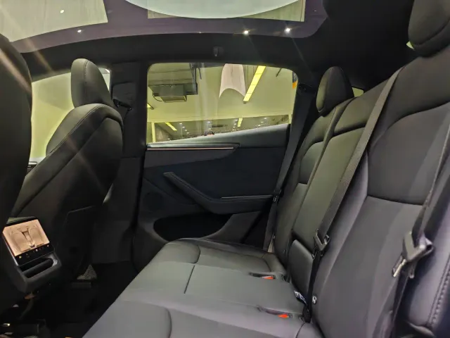 Tesla Model Y — Фото автомобиля 5