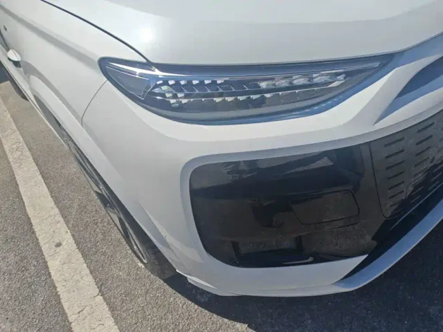 Audi Q6L e-tron — Фото автомобиля 10