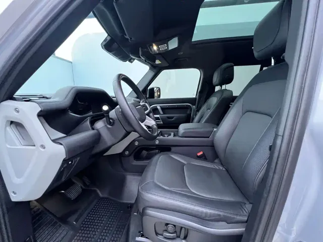 Land Rover Defender — Фото автомобиля 6