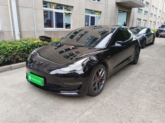 Фотография автомобиля — Tesla Model 3