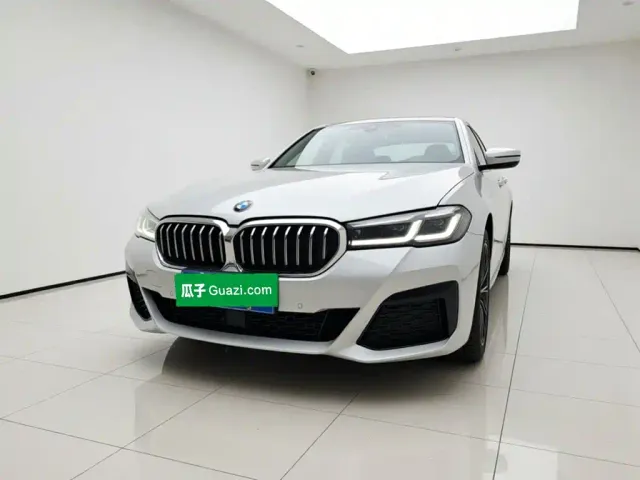 Фотография автомобиля — BMW 5 Series
