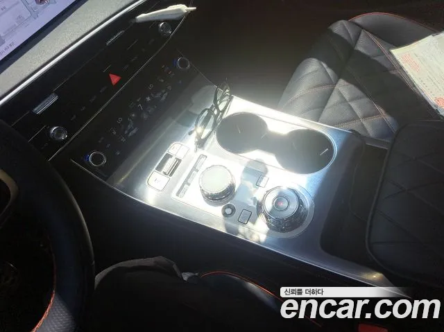 Genesis GV70 — Фото автомобиля 15