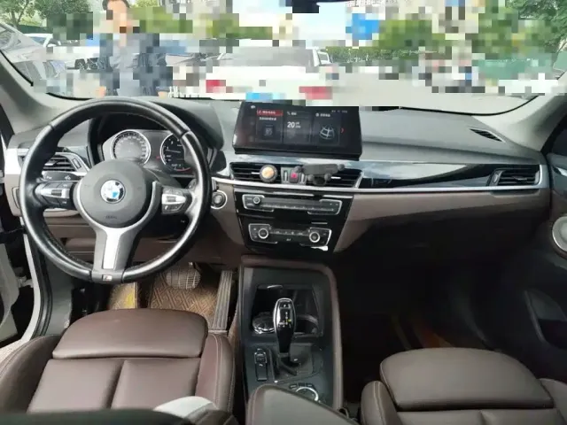 BMW BMW X1 2022 sDrive25Li Leading — Фото автомобиля 5
