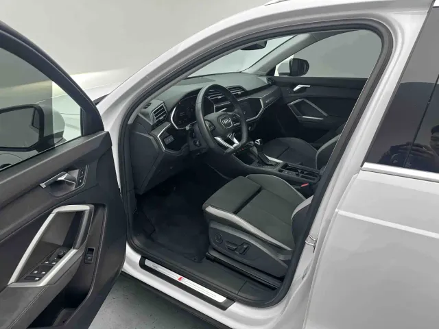 Audi Q3 — Фото автомобиля 11