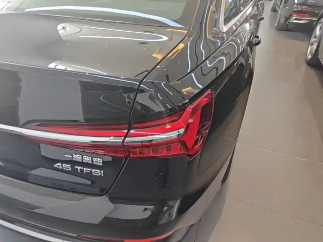 Audi A6L — Фото автомобиля 7