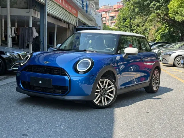Фотография автомобиля — MINI Hatch