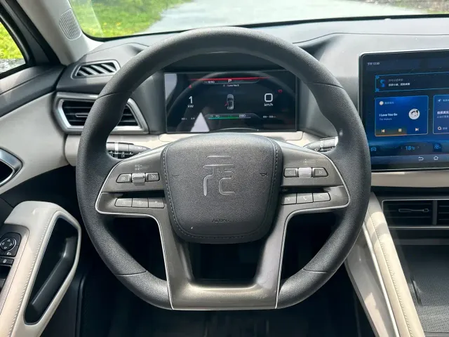 BYD Yuan UP 2024 401KM Leading Edition — Фото автомобиля 9