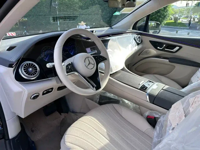 Mercedes-Benz EQS SUV — Фото автомобиля 7