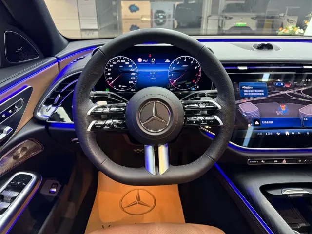 Mercedes-Benz E-Class — Фото автомобиля 8