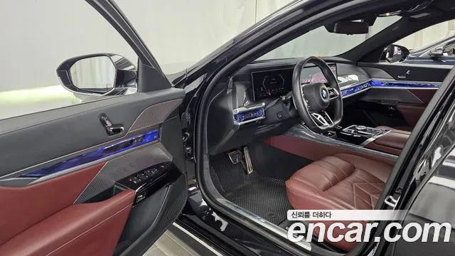 BMW 7-Series — Фото автомобиля 10