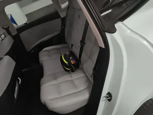 IM Motors LS6 — Фото автомобиля 13