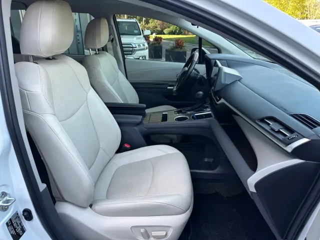 Toyota Granvia — Фото автомобиля 7