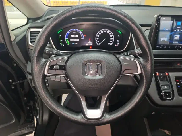 Honda Odyssey — Фото автомобиля 10