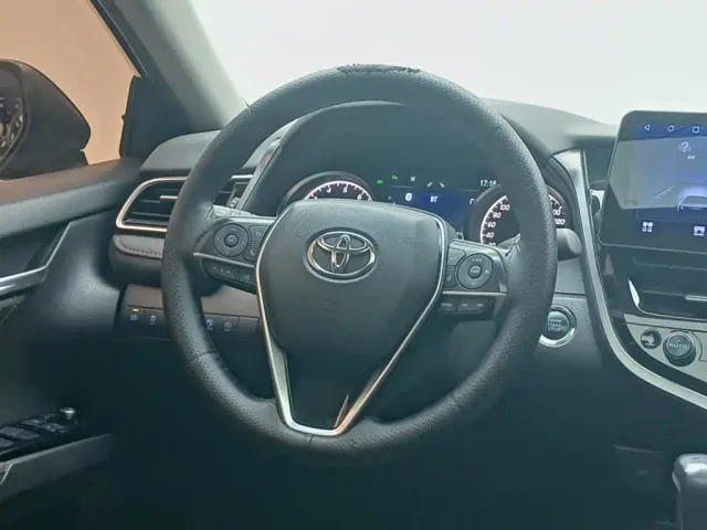 Toyota Camry — Фото автомобиля 6