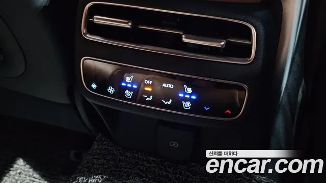 Genesis GV70 — Фото автомобиля 18