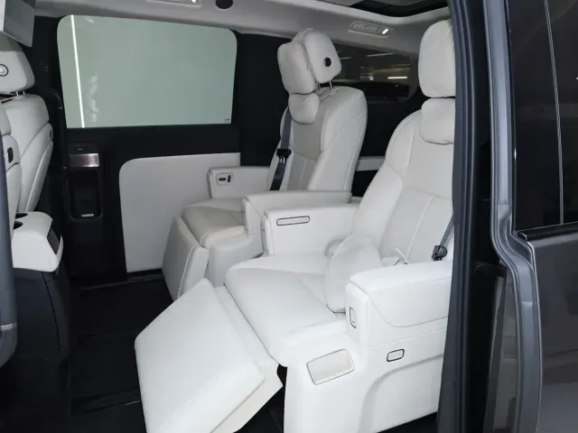 Li Auto MEGA — Фото автомобиля 30