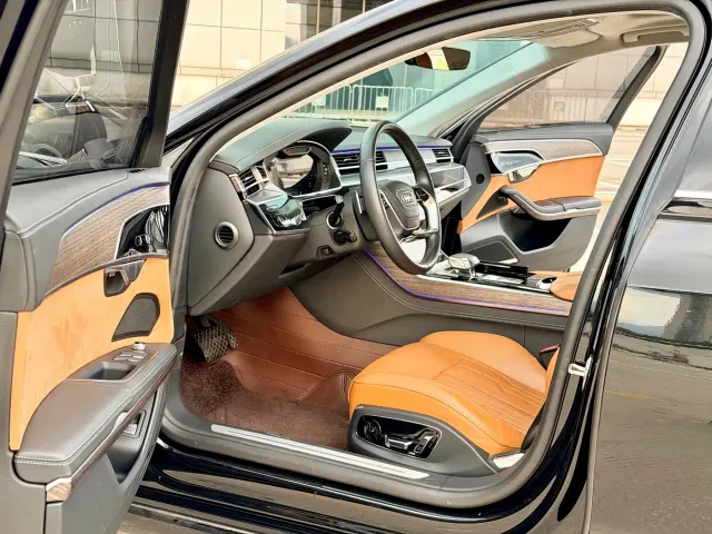 Audi A8 — Фото автомобиля 4