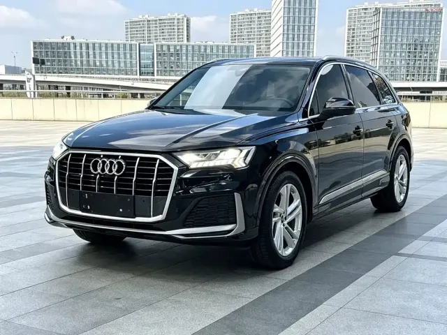 Фотография автомобиля — Audi Q7