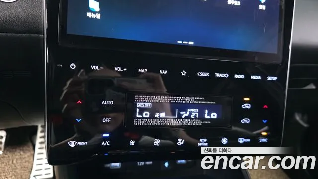 Hyundai Tucson Tucson (NX4) Дизель 2.0 2WD — Фото автомобиля 16