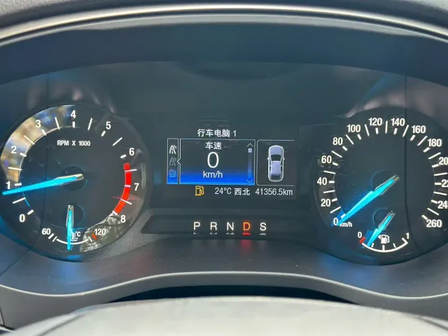 Ford Mondeo — Фото автомобиля 6