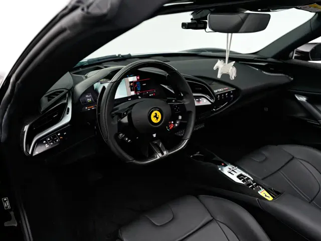 Ferrari SF90 — Фото автомобиля 13