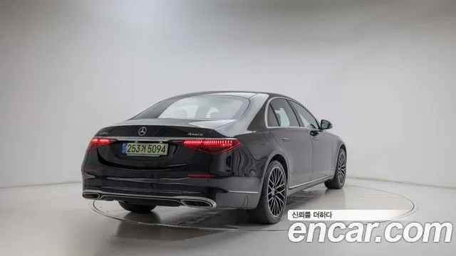 Mercedes-Benz S-Class — Фото автомобиля 2