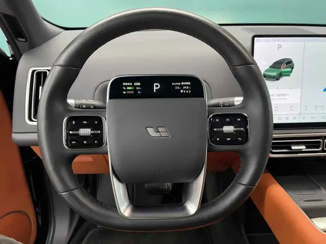 Li Auto L9 — Фото автомобиля 10