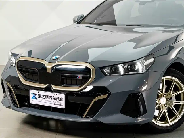 BMW 5 Series — Фото автомобиля 3
