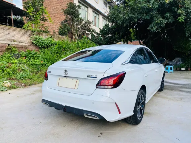 MG MG5 2022 180DVVT CVT Youth Luxury Edition — Фото автомобиля 6