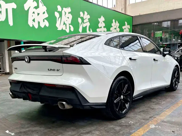 Changan UNI-V — Фото автомобиля 11