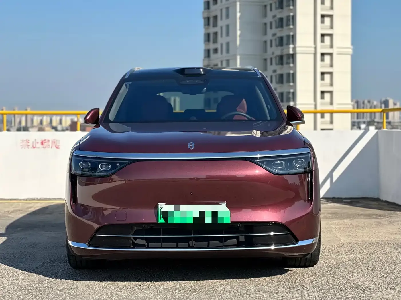 AITO Wenjie AITO M8 2025 Model Extended Range Ultra Edition 53.4kWh 5-Seater — Фото автомобиля 2