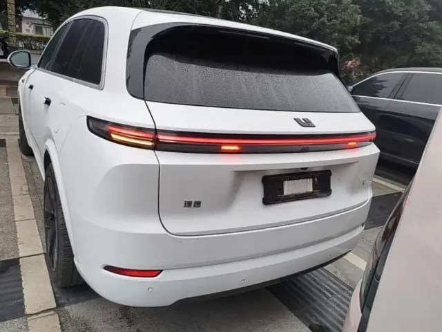 Li Auto L7 — Фото автомобиля 5