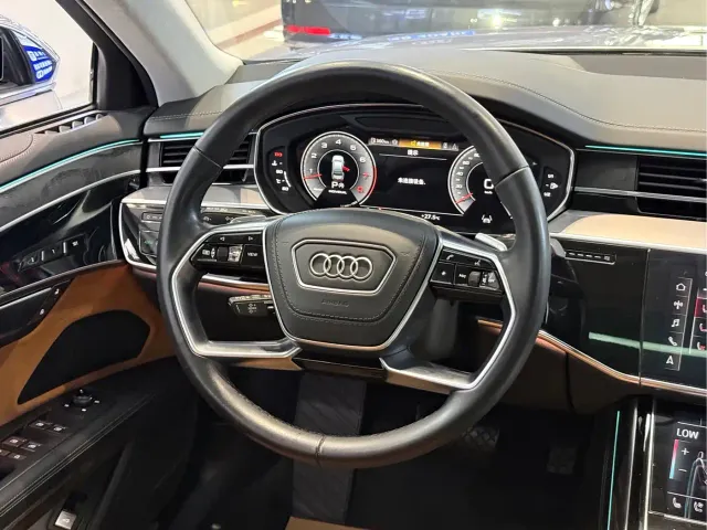 Audi A8 — Фото автомобиля 5