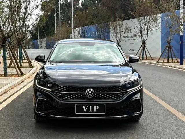 Volkswagen Passat — Фото автомобиля 2