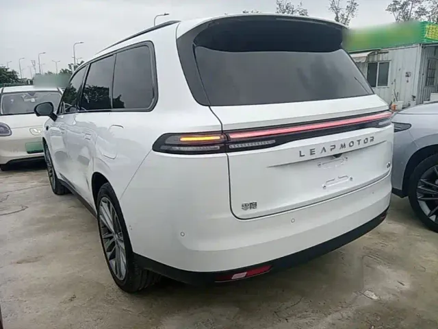 Leapmotor C16 — Фото автомобиля 4