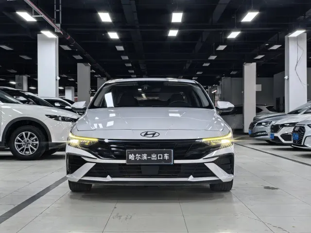 Hyundai Elantra — Фото автомобиля 2
