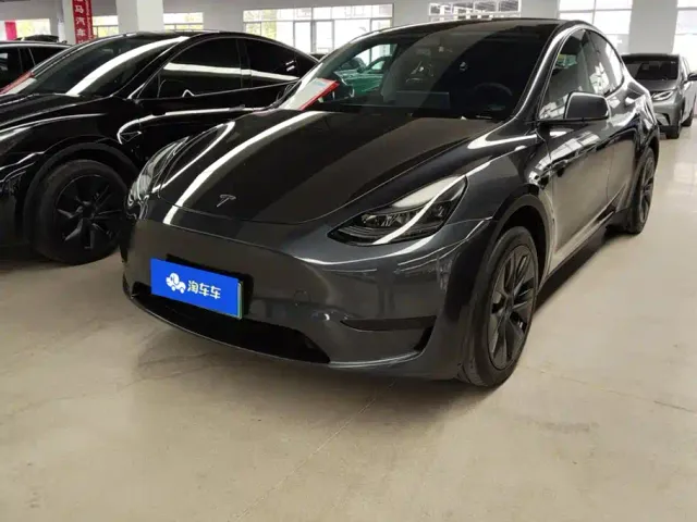 Фотография автомобиля — Tesla Model Y