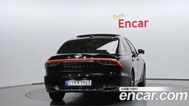 Hyundai Grandeur (New) Hybrid — Фото автомобиля 4