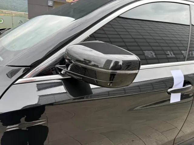 BMW 5 Series — Фото автомобиля 14