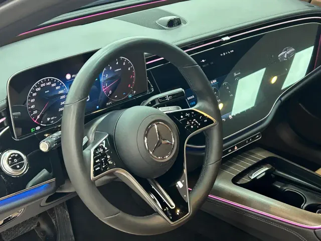 Mercedes-Benz E-Class — Фото автомобиля 10