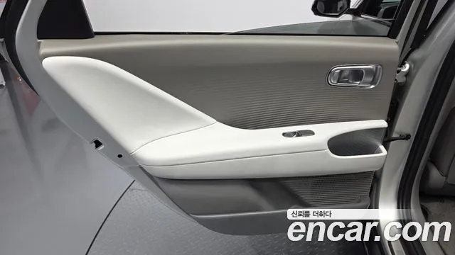 Hyundai Ioniq 6 — Фото автомобиля 14