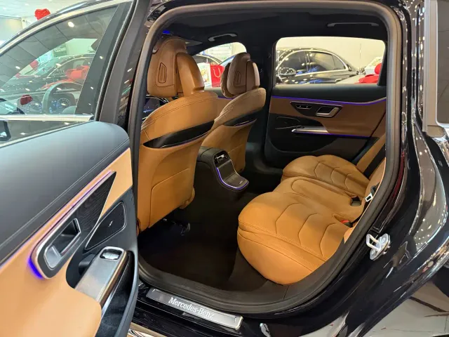 Mercedes-Benz E-Class — Фото автомобиля 12