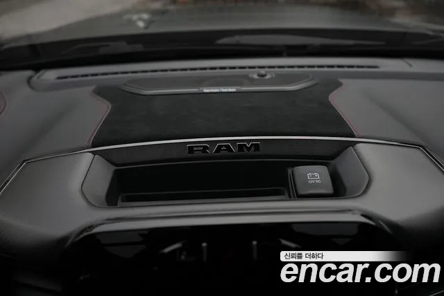 Dodge Ram Pickup — Фото автомобиля 18