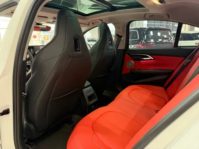 BMW 1 Series — Фото автомобиля 9